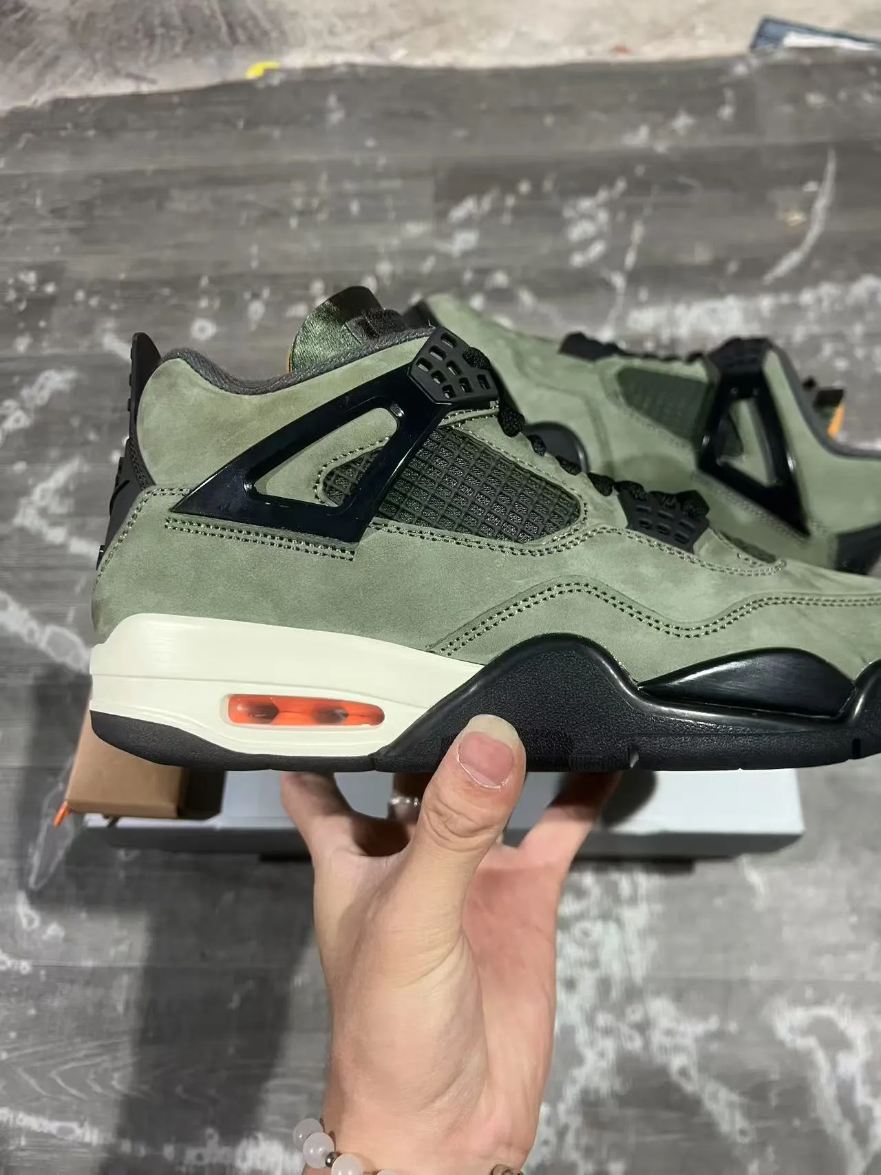 Air Jordan 4 Tênis de Basquete Verde Oliva Camurça Preto Cage 6