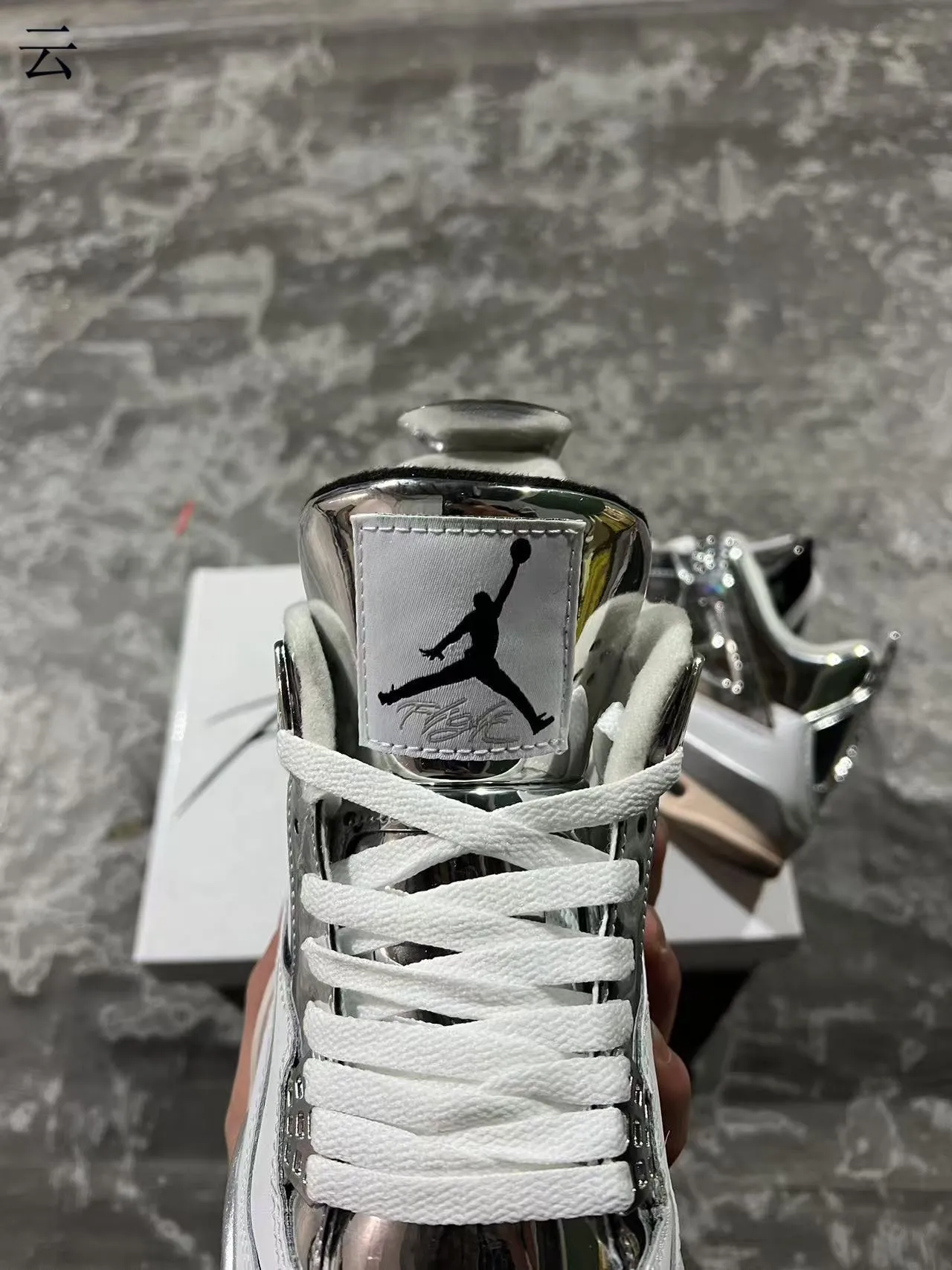 Chaussures de basketball Air Jordan 4 blanc argent métallique 4
