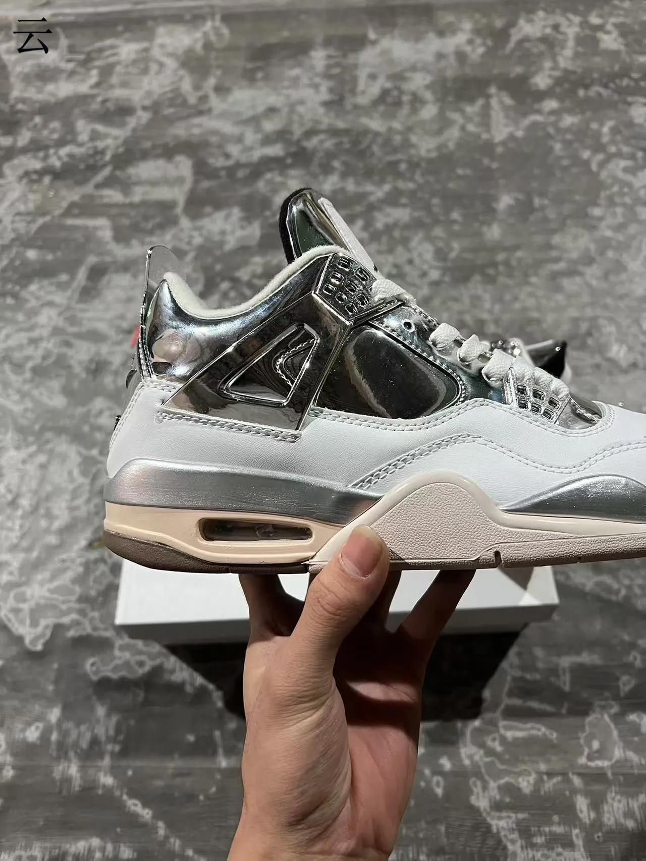 Chaussures de basketball Air Jordan 4 blanc argent métallique 7