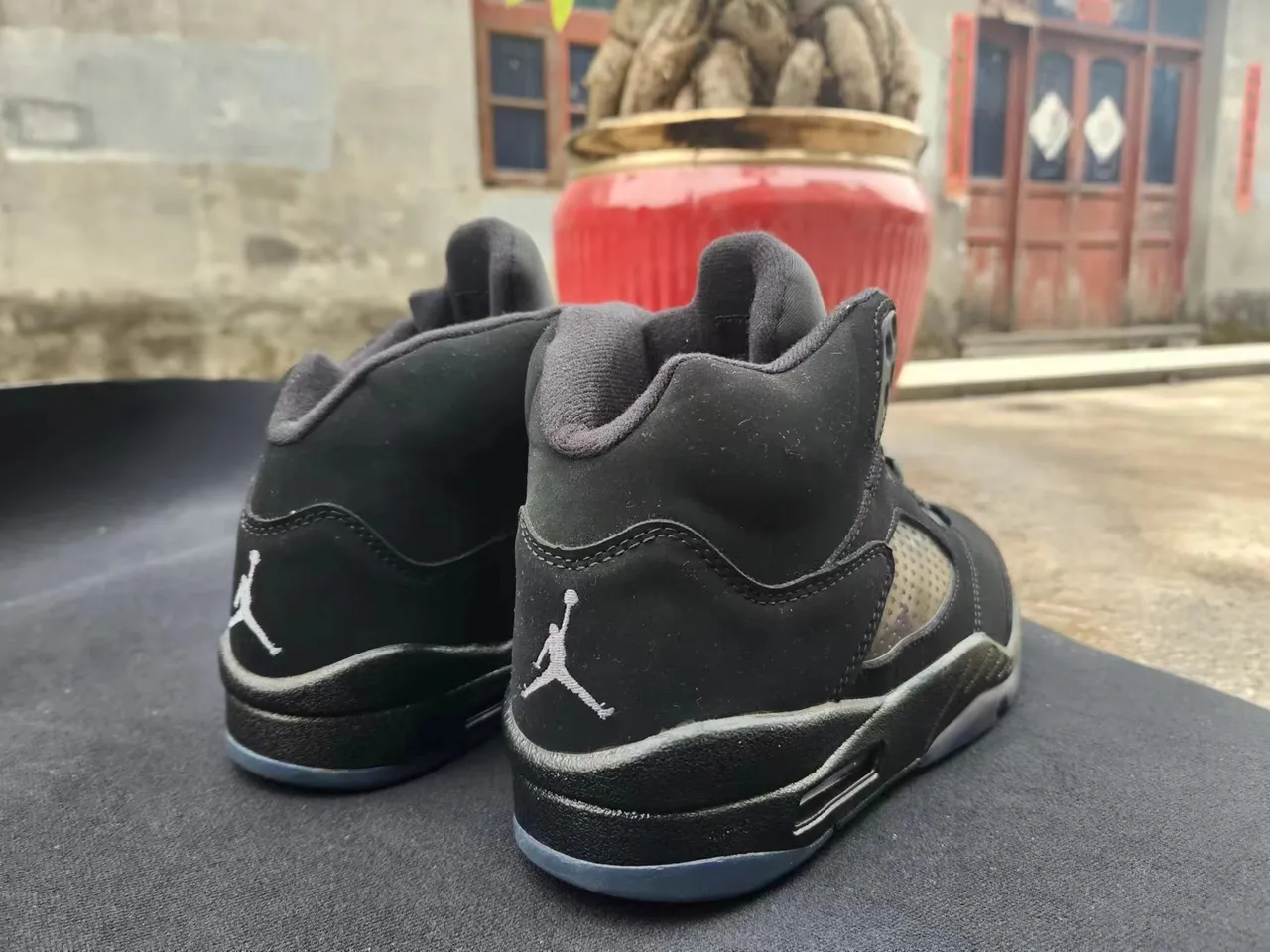 حذاء كرة السلة Air Jordan 5 أسود 4
