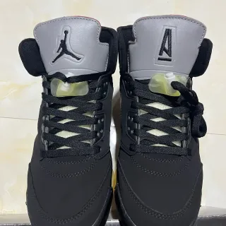 Air Jordan 5 黑色金属灰篮球鞋