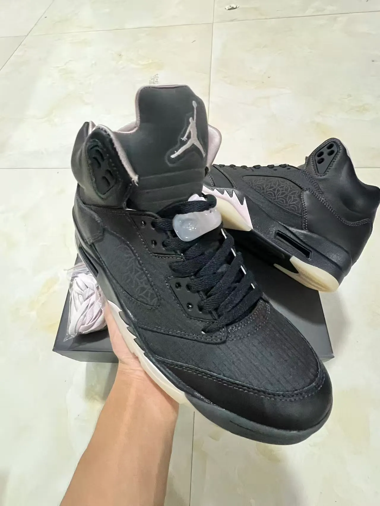 Air Jordan 5 Black Off-White Midsole Basketball Shoes 2