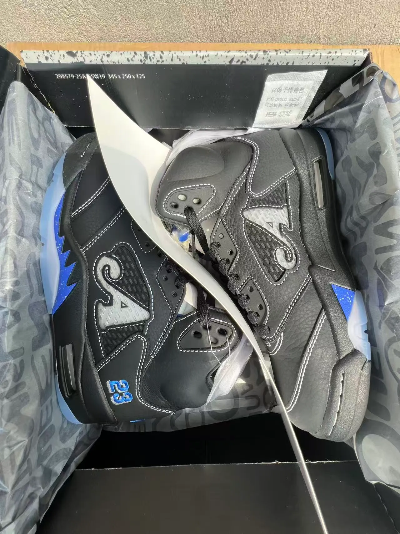 Tênis de basquete Air Jordan 5 preto e azul-royal NY 23 9