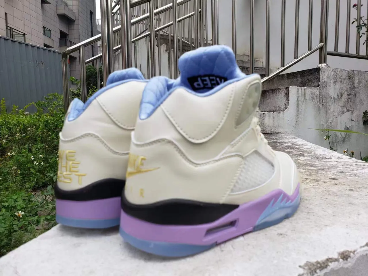Zapatillas de baloncesto Air Jordan 5 Off-White morado y azul 5