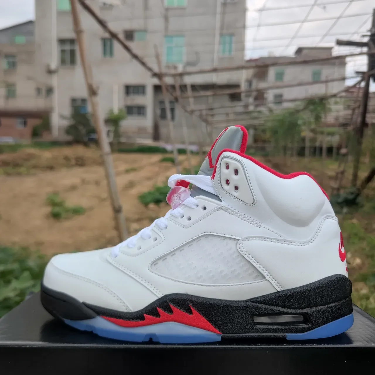 Air Jordan 5 White Black Red Blue tênis de basquete 2