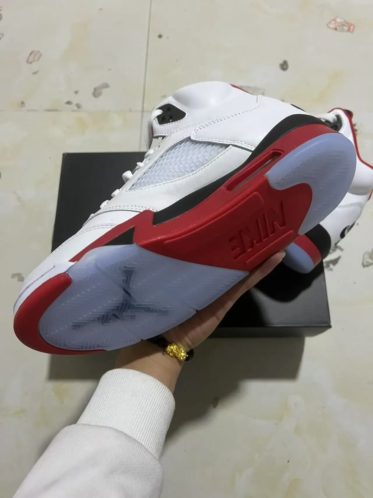 Air Jordan 5 branco vermelho preto tênis de basquete 6