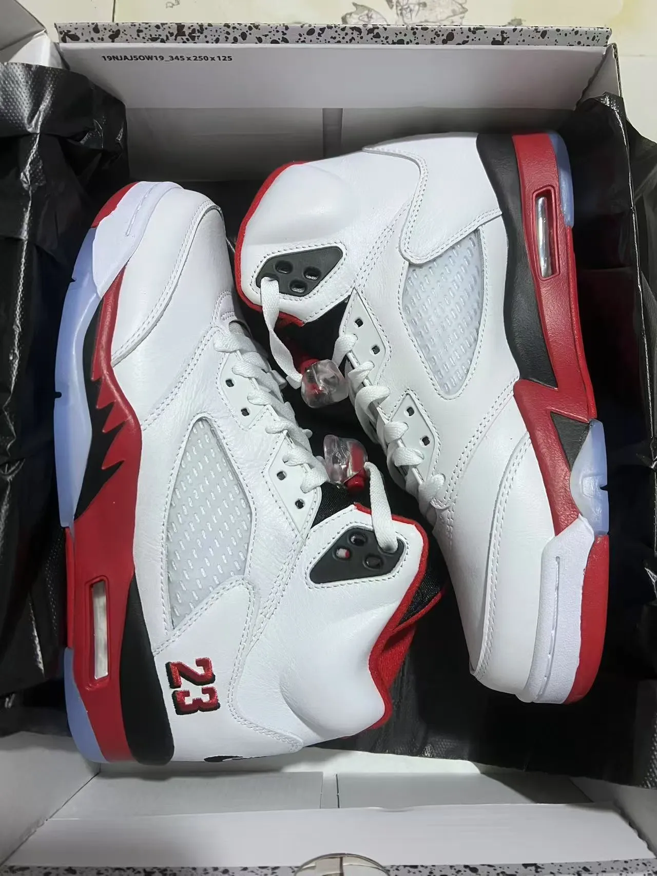 Air Jordan 5 branco vermelho preto tênis de basquete 9
