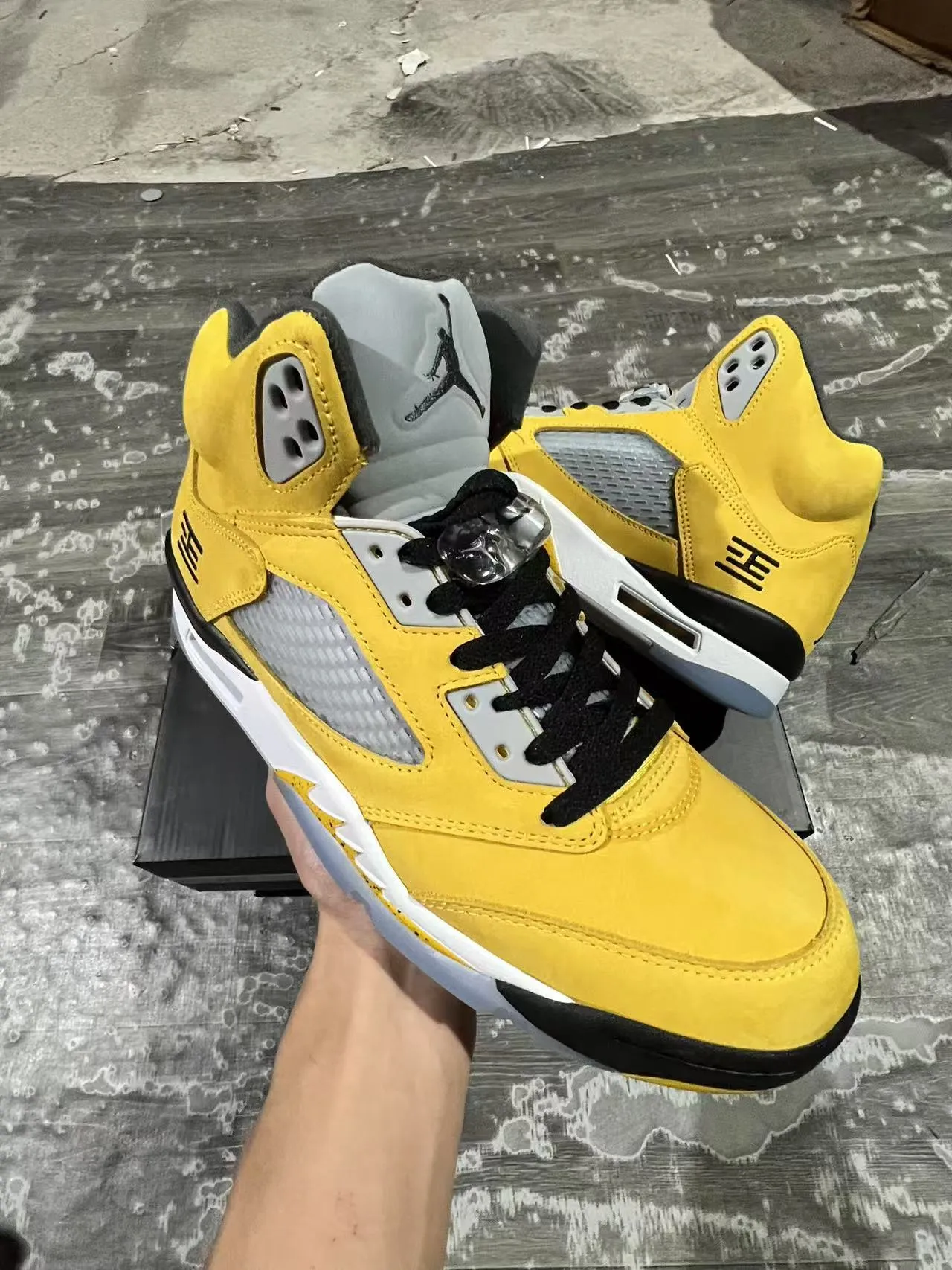 Air Jordan 5 Yellow Black White Basketball Shoes 2