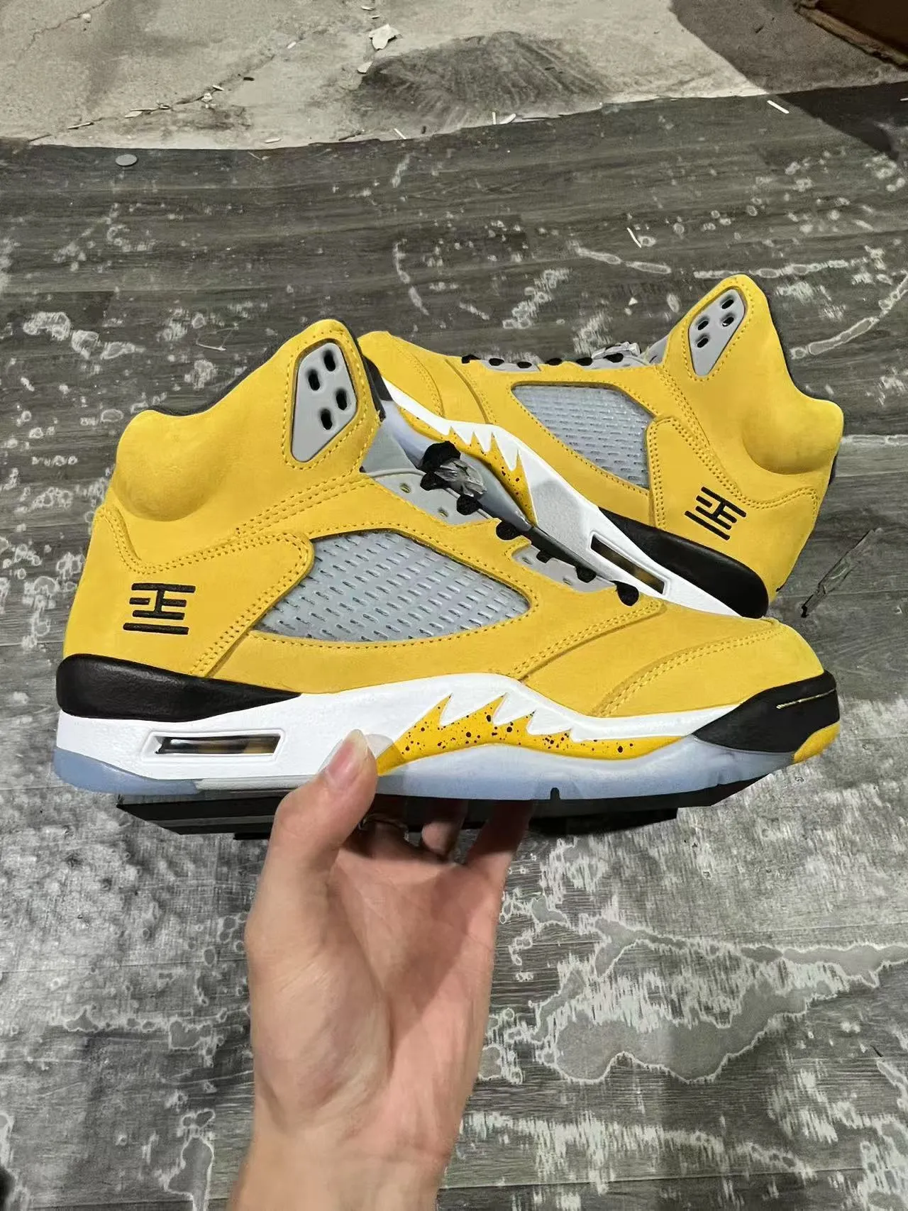 Air Jordan 5 Yellow Black White Basketball Shoes 5