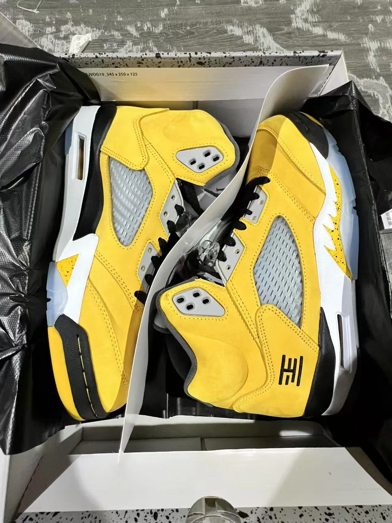 Air Jordan 5 Yellow Black White Basketball Shoes 7