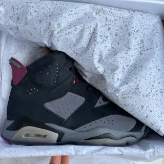 Air Jordan 6 黑灰洋红后跟提环篮球鞋
