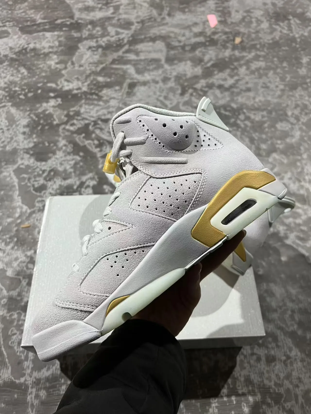 Air Jordan 6 Light Gray and Gold Basketball Shoes 5