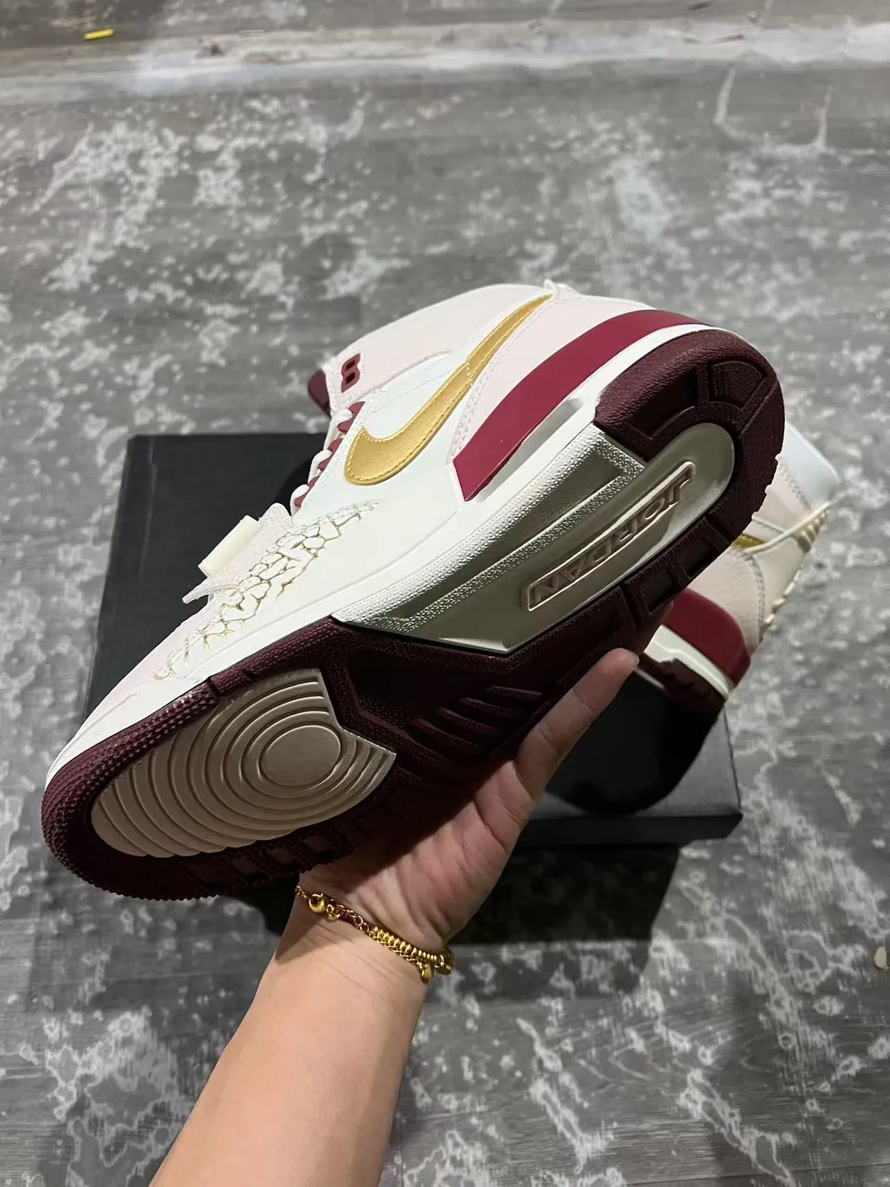 Air Jordan 8 White Burgundy High-Top Strapped Closure Basketball Shoes 6