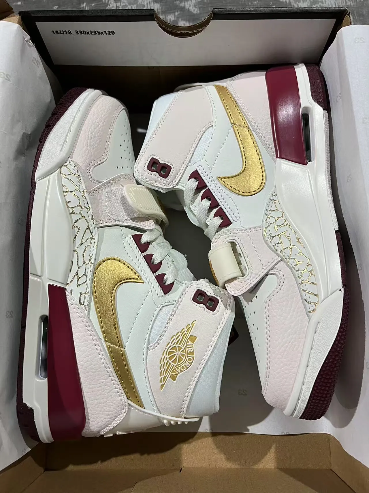 Air Jordan 8 White Burgundy High-Top Strapped Closure Basketball Shoes 9