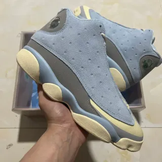Air Jordan 蓝色米色 穿孔麂皮鞋面 圆形脚跟窗 篮球鞋