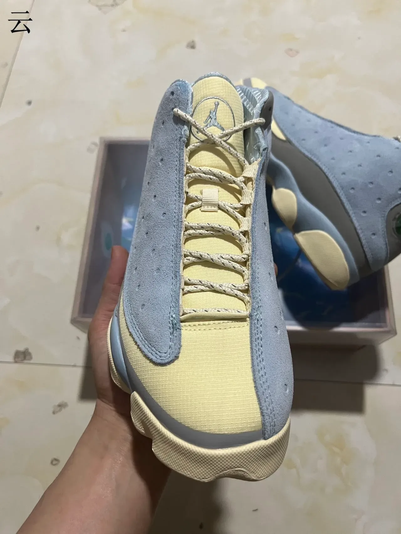 Air Jordan Azul Bege Suede Perfurado Superior Janela Circular no Calcanhar Tênis de Basquete 3
