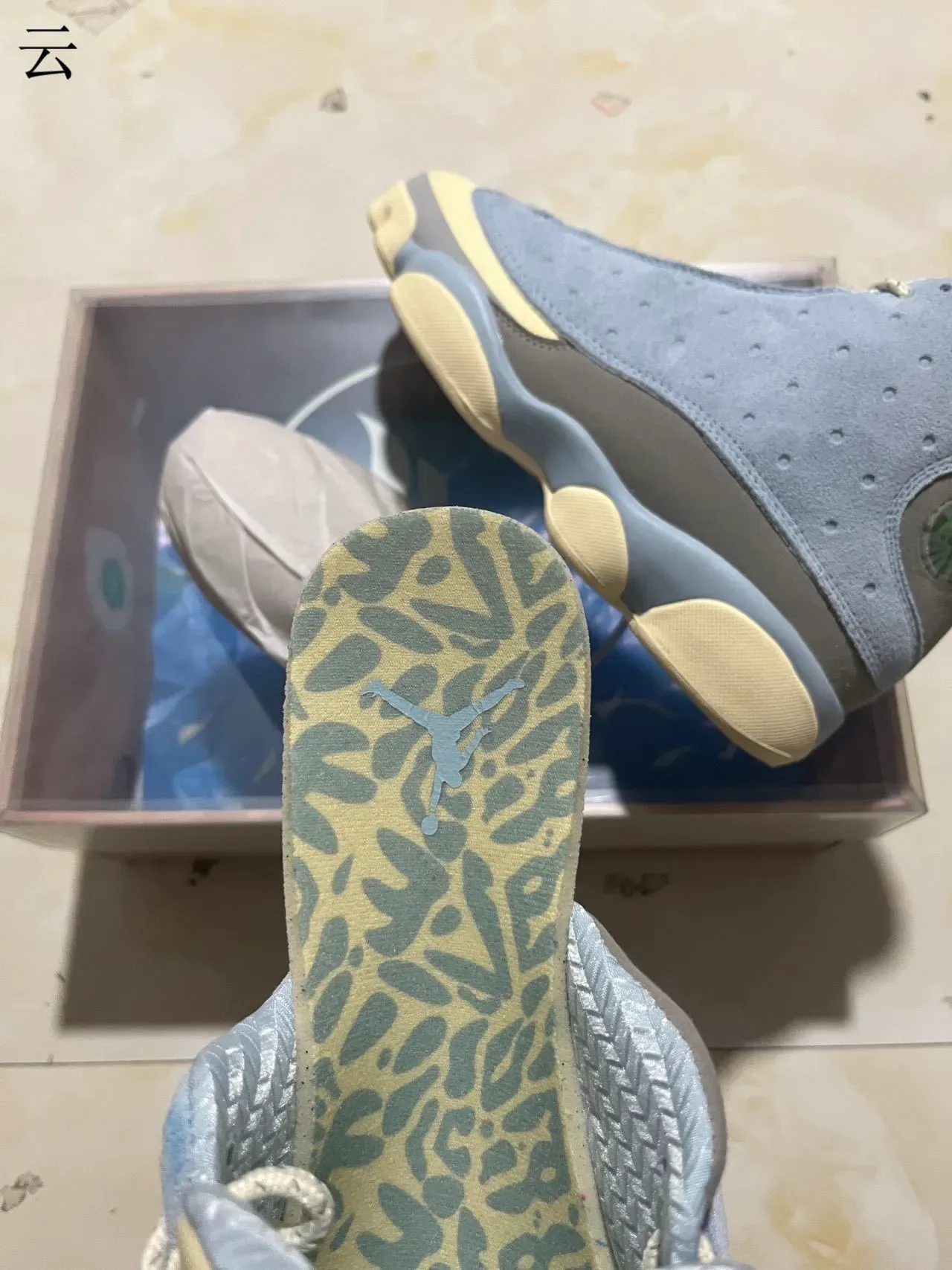Air Jordan Azul Bege Suede Perfurado Superior Janela Circular no Calcanhar Tênis de Basquete 6
