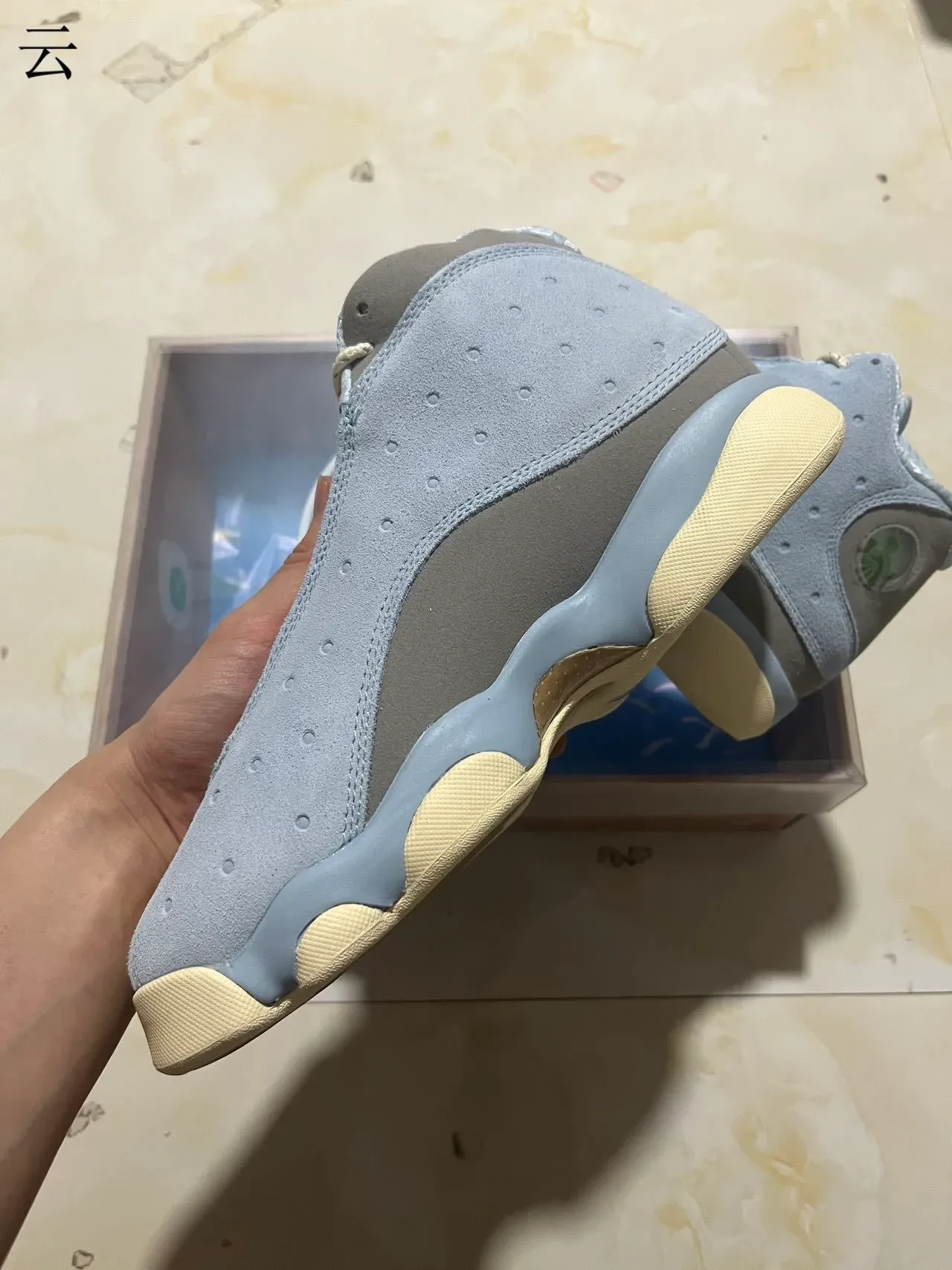 Air Jordan Azul Bege Suede Perfurado Superior Janela Circular no Calcanhar Tênis de Basquete 7