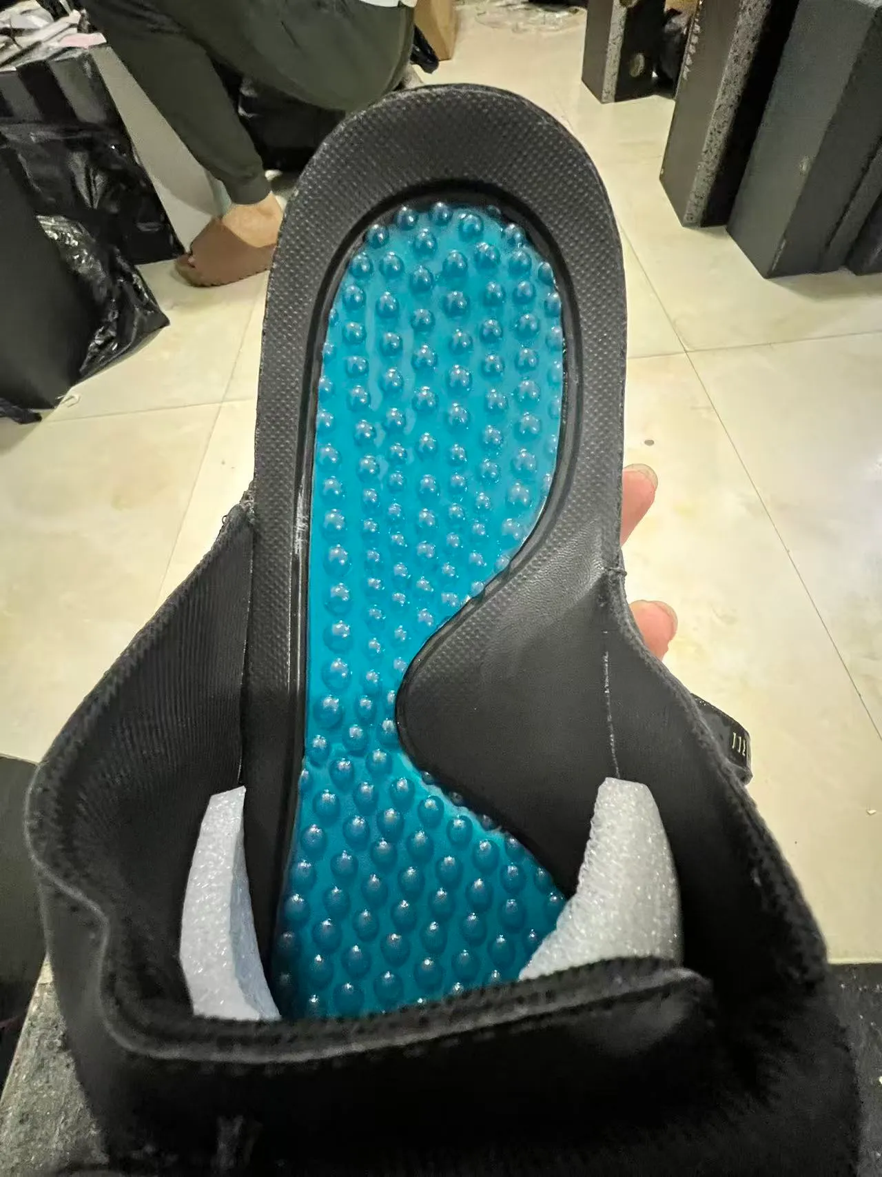 Air Jordan Slide Black Blue Glossy Patent-Like Toe Bumper Molded Strap Construction Slippers 8