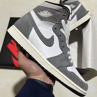 Air Jordan 白灰高帮麂皮皮革拼接篮球鞋