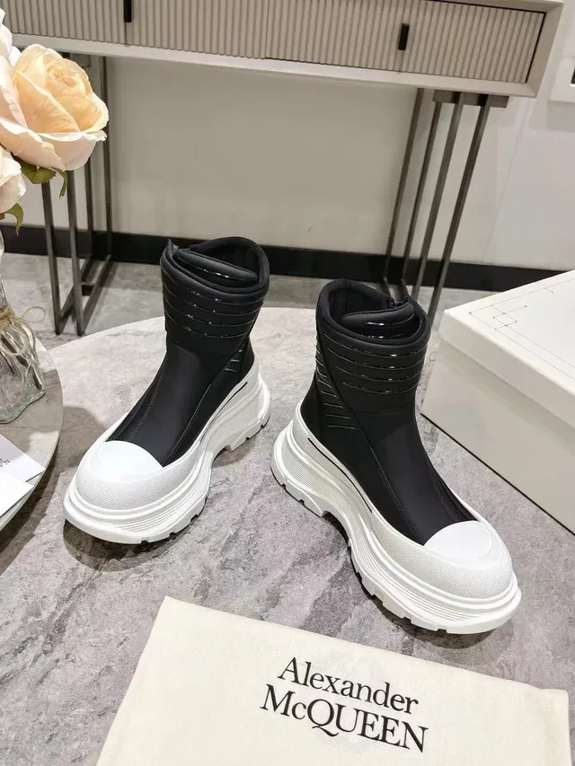 Alexander McQueen Black White Chunky Platform Sole Ribbed Elastic Collar Ankle Boots 5