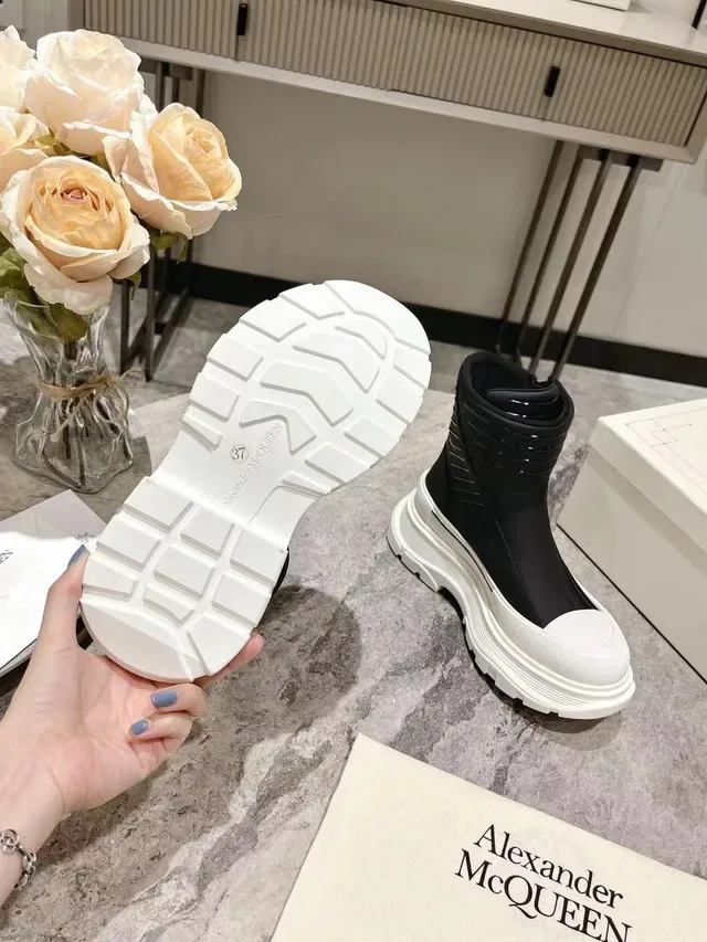 Alexander McQueen Black White Chunky Platform Sole Ribbed Elastic Collar Ankle Boots 8