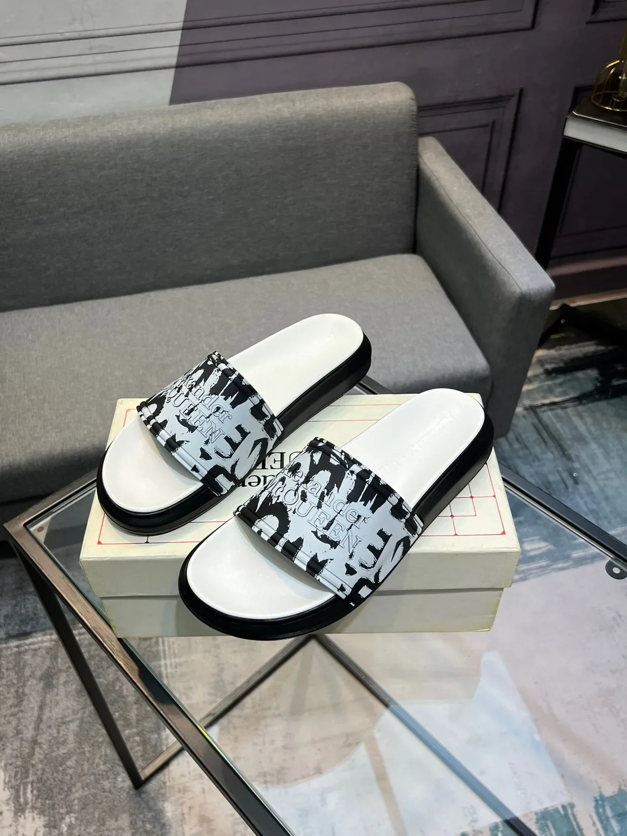 Alexander McQueen গ্রাফিক প্রিন্ট প্ল্যাটফর্ম স্লাইড স্লিপার 3