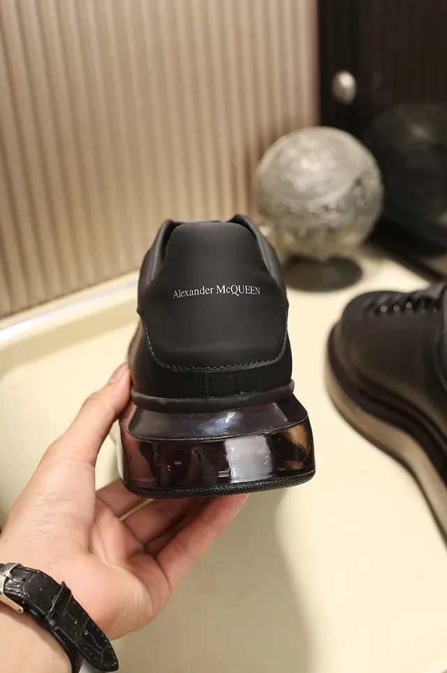 Alexander McQueen ওভারসাইজ্ড স্নিকার কালো লাইফস্টাইল স্নিকার 2