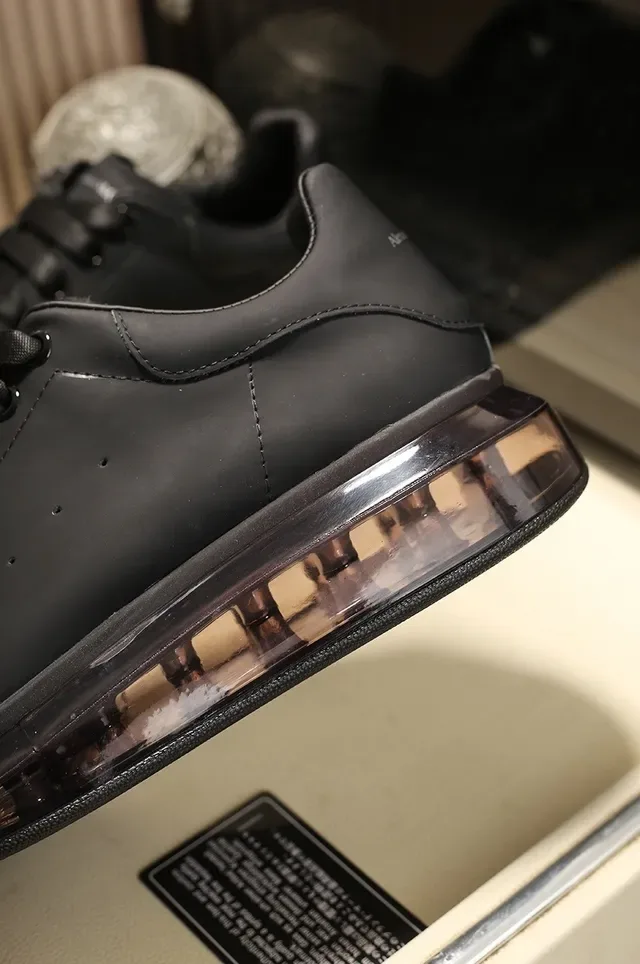 Alexander McQueen ওভারসাইজ্ড স্নিকার কালো লাইফস্টাইল স্নিকার 3