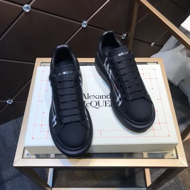 Alexander McQueen Oversized কালো প্লেইড সাইড প্যানেল চাঙ্কি স্নিকার 6