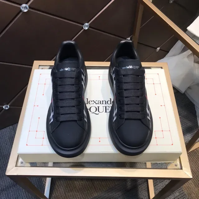 Alexander McQueen Oversized কালো প্লেইড সাইড প্যানেল চাঙ্কি স্নিকার 9
