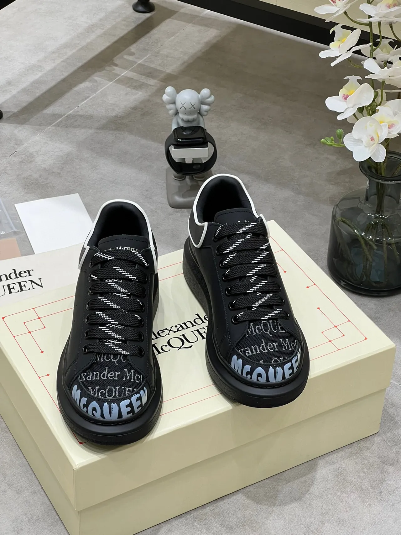Alexander McQueen Oversized Preto Branco Solha Plataforma Costura Contraste Estilo de Vida Sneakers 8