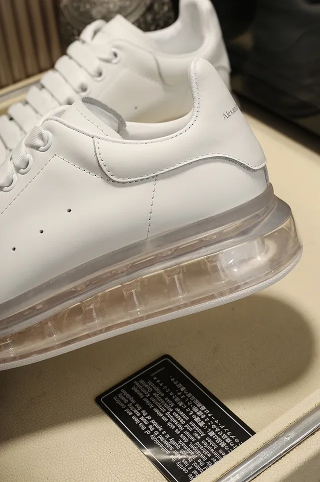 Alexander McQueen ওভারসাইজড স্নিকার সাদা এবং কালো লাইফস্টাইল স্নিকার্স 3