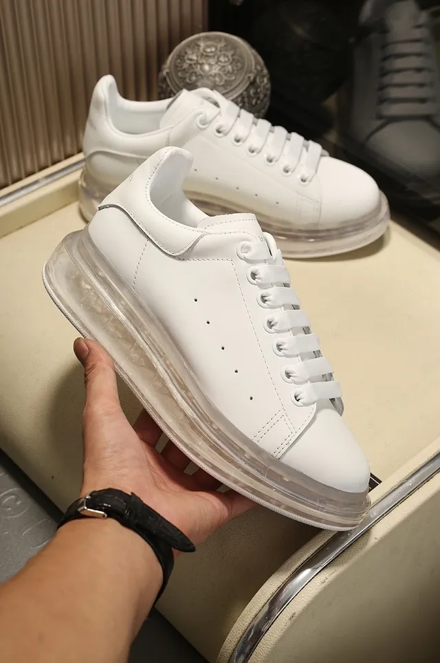 Alexander McQueen ওভারসাইজড স্নিকার সাদা এবং কালো লাইফস্টাইল স্নিকার্স 6