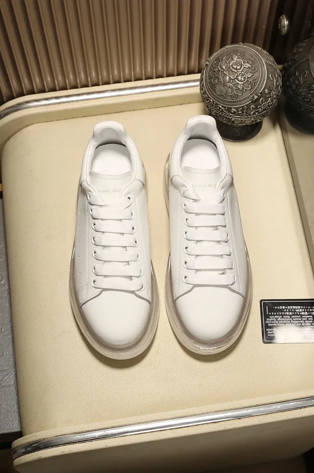Alexander McQueen ওভারসাইজড স্নিকার সাদা এবং কালো লাইফস্টাইল স্নিকার্স 7
