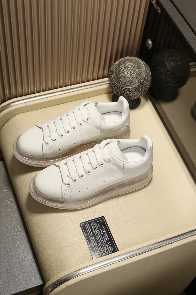 Alexander McQueen ওভারসাইজড স্নিকার সাদা এবং কালো লাইফস্টাইল স্নিকার্স 8