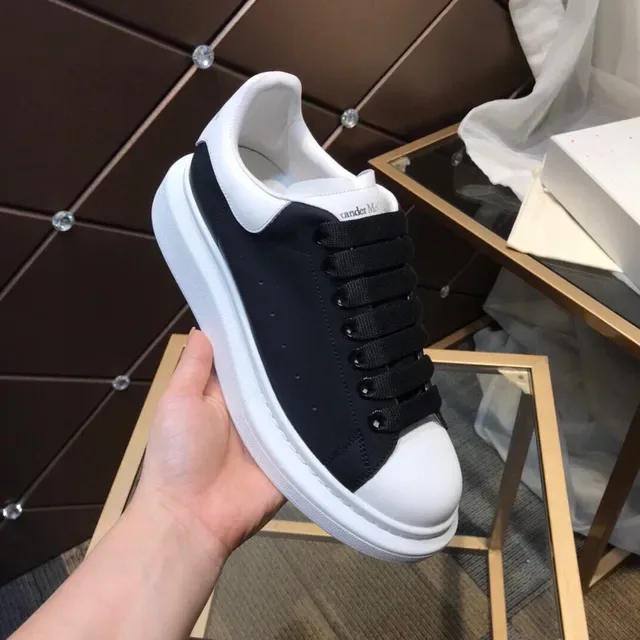 Alexander McQueen Sneaker Oversized أبيض وأسود Lifestyle Sneakers 3