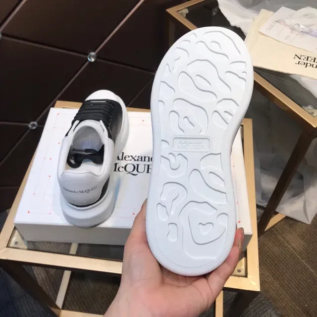 Alexander McQueen Sneaker Oversized أبيض وأسود Lifestyle Sneakers 5