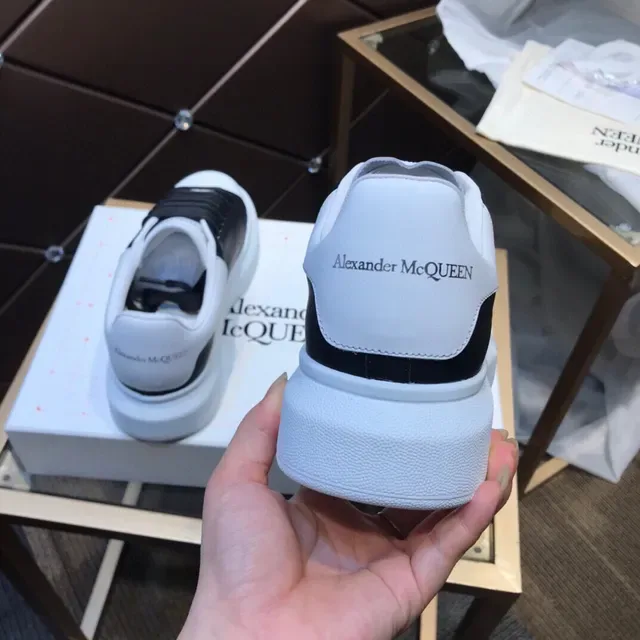 Alexander McQueen Sneaker Oversized أبيض وأسود Lifestyle Sneakers 7