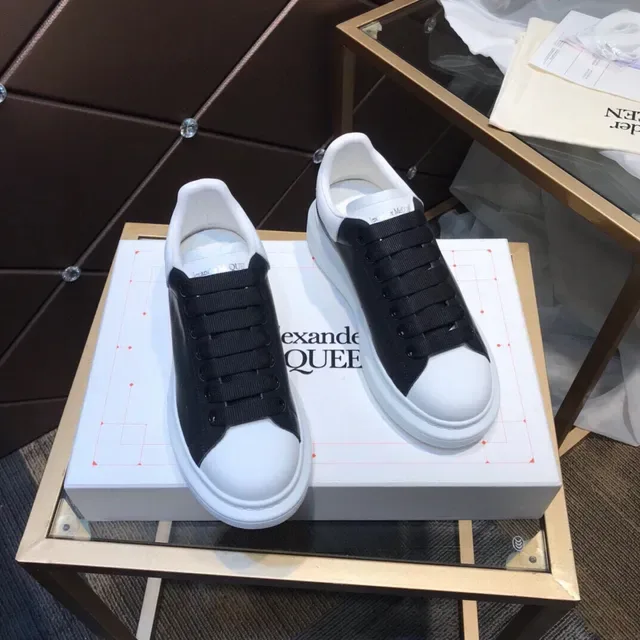 Alexander McQueen Sneaker Oversized أبيض وأسود Lifestyle Sneakers 8