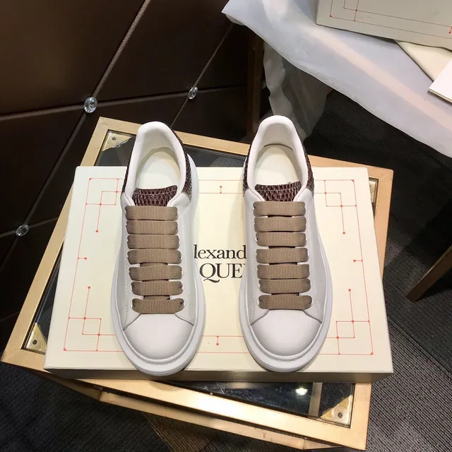Alexander McQueen Oversized Sneaker White Beige Platform Sole Elastic Strap Lacing Lifestyle Sneakers 9