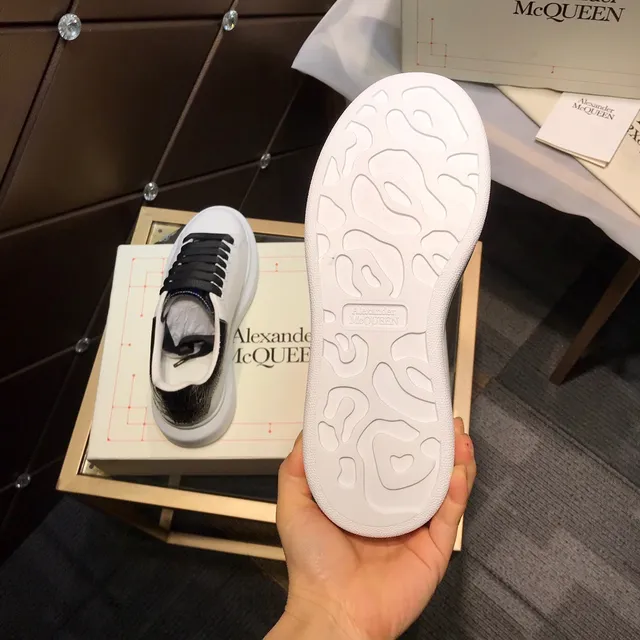 Alexander McQueen 白色黑色 Oversized 厚底皮革生活方式运动鞋 4