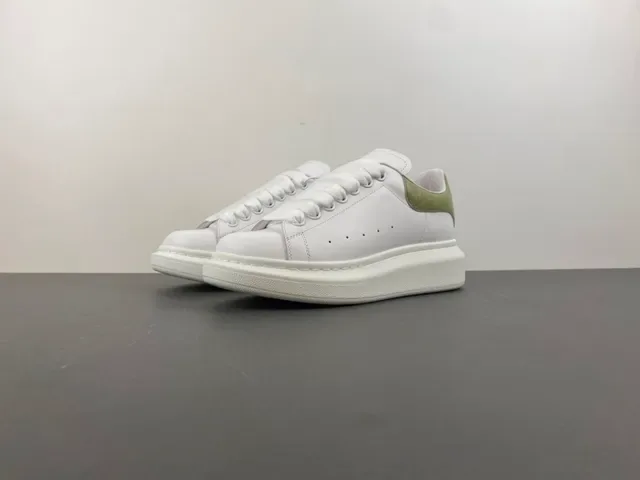 Alexander McQueen Oversized Sneaker White Green Platform Sole Smooth Leather Upper Chunky Sneakers 10