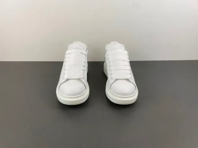 Alexander McQueen Oversized Sneaker White Green Platform Sole Smooth Leather Upper Chunky Sneakers 11