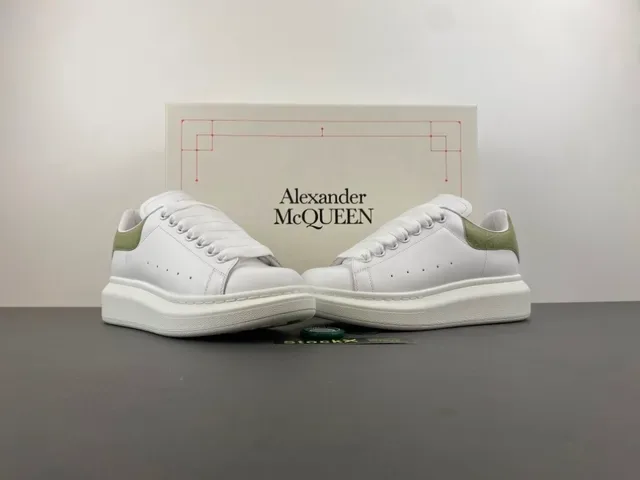 Alexander McQueen Oversized Sneaker White Green Platform Sole Smooth Leather Upper Chunky Sneakers 13