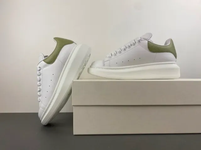 Alexander McQueen Oversized Sneaker White Green Platform Sole Smooth Leather Upper Chunky Sneakers 14
