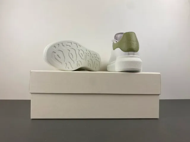 Alexander McQueen Oversized Sneaker White Green Platform Sole Smooth Leather Upper Chunky Sneakers 16