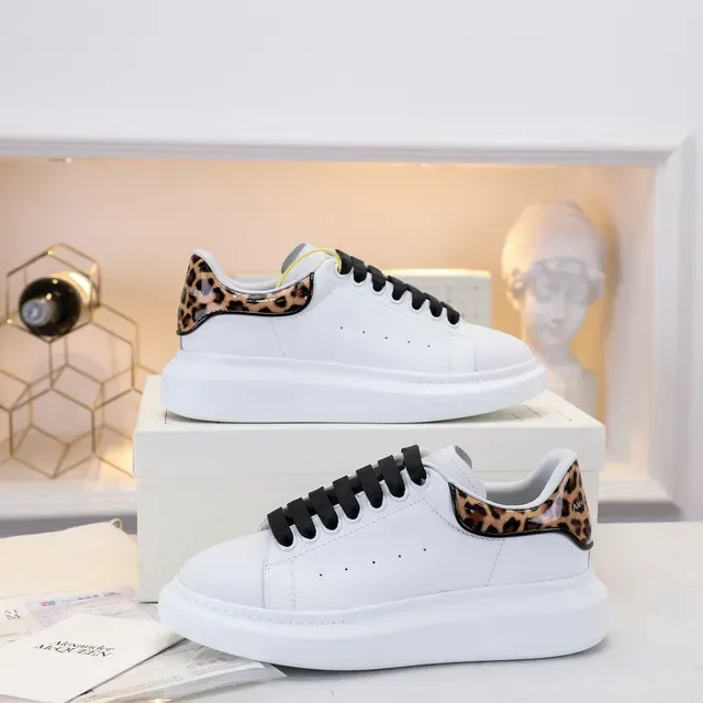 Alexander McQueen ওভারসাইজড স্নিকার সাদা লিওপার্ড-প্রিন্ট হিল লাইফস্টাইল স্নিকার 2