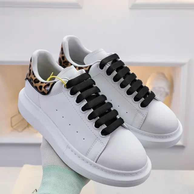 Alexander McQueen ওভারসাইজড স্নিকার সাদা লিওপার্ড-প্রিন্ট হিল লাইফস্টাইল স্নিকার 3