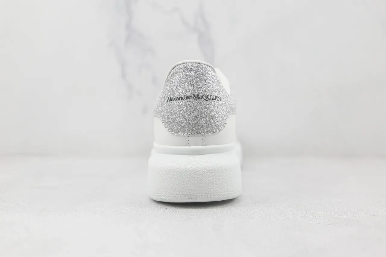 Alexander McQueen ওভারসাইজ্ড সাদা রূপালী প্ল্যাটফর্ম সোল লেদার আপার লাইফস্টাইল স্নিকার্স 9